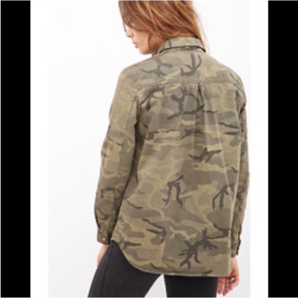 New Forever 21 Cotton Camouflage Snap Closure Shacket Utility Shirt Size Small - Picture 4 of 12